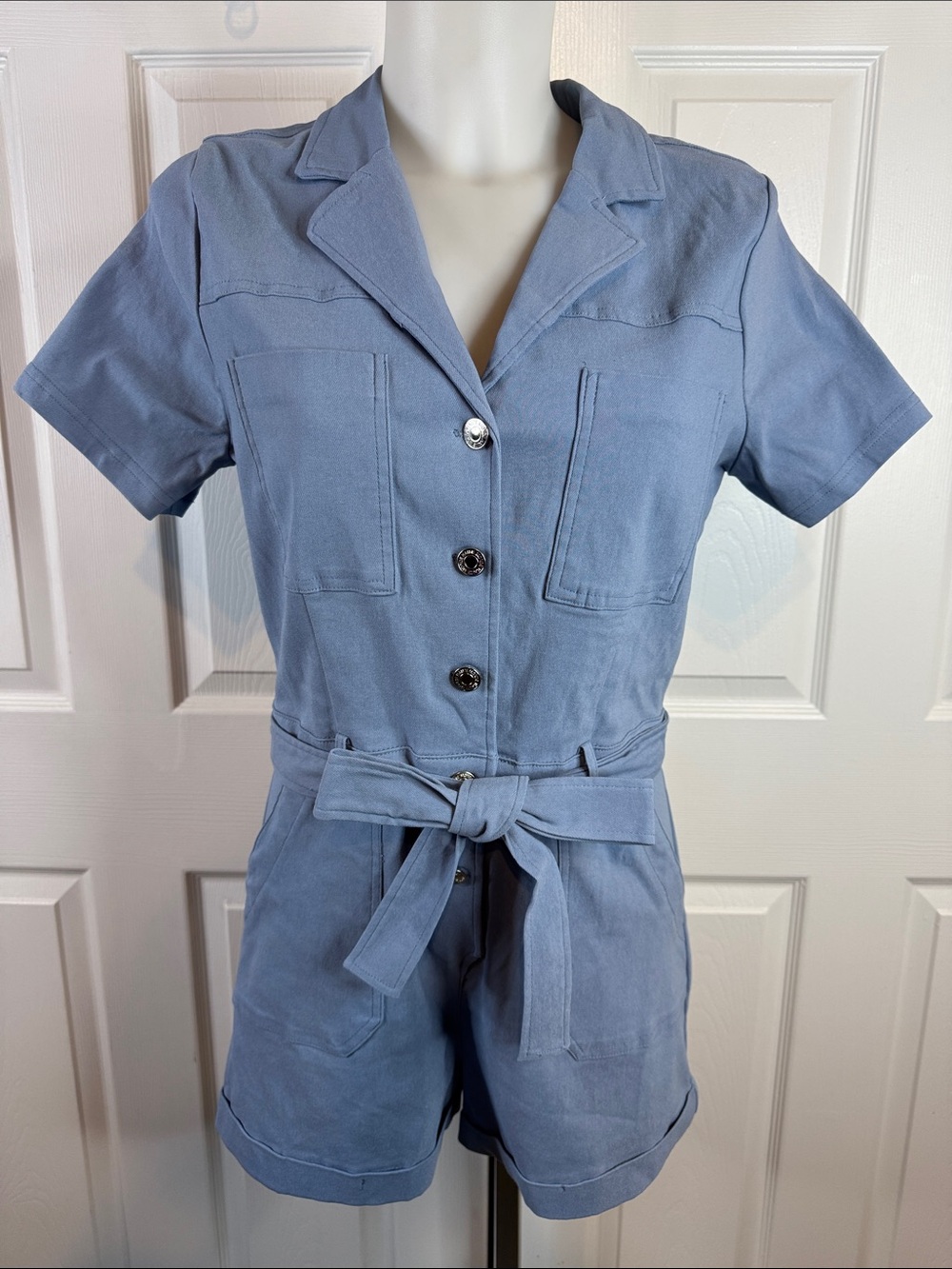 Women’s Short Sleeve Utility Short Romper in Dusty Light Blue size L NWT
